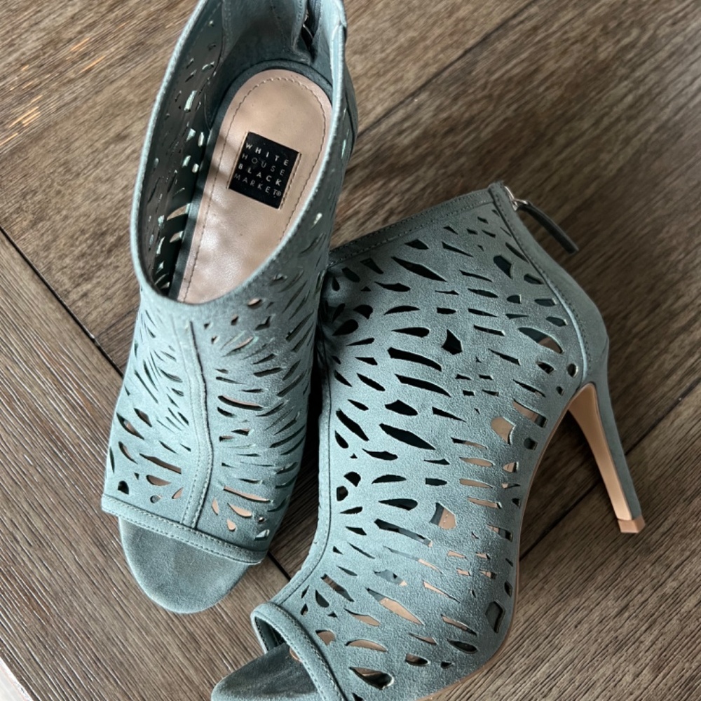 White House black market high heels - Picture 5 of 5